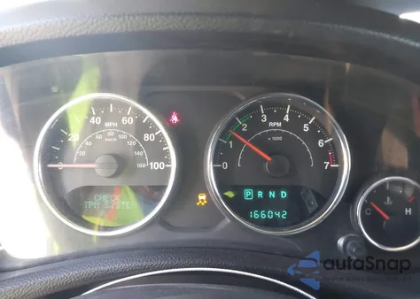 2013 Jeep Wrangler Unlimited Sahara z USA, uszkodzony, nr VIN 1C4BJWEG0DL599839